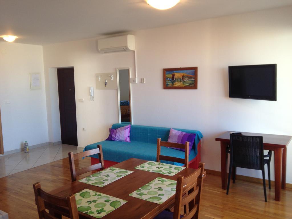Gala Apartments Omis Exterior photo